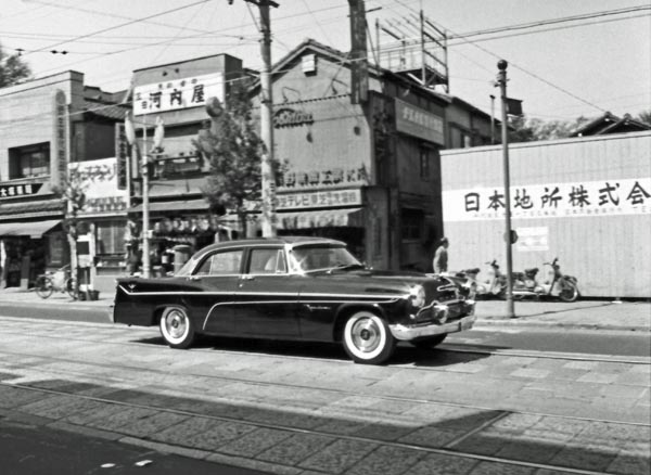 56-1 (096-71) 1956 DeSoto Firedome 4dr Sedan.jpg